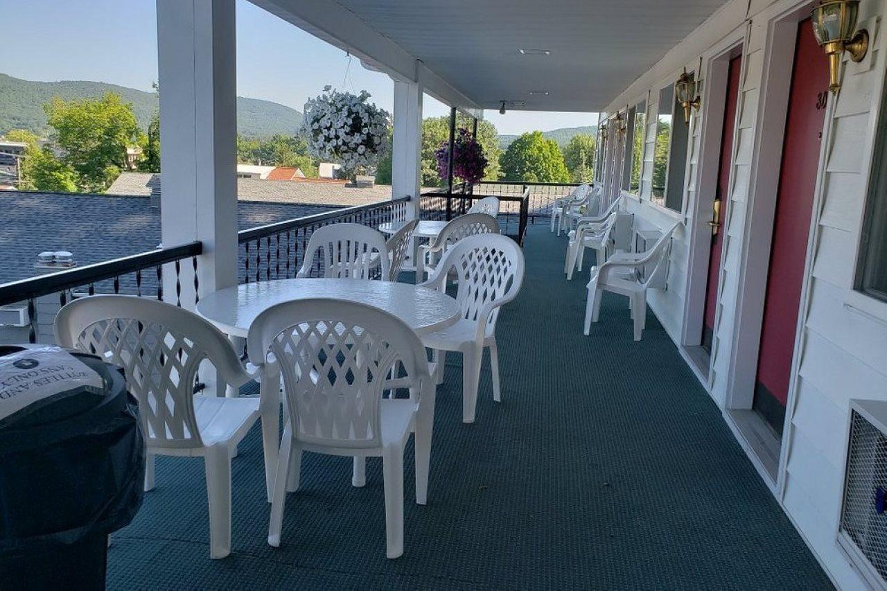 Baymont By Wyndham Lake George Exterior foto