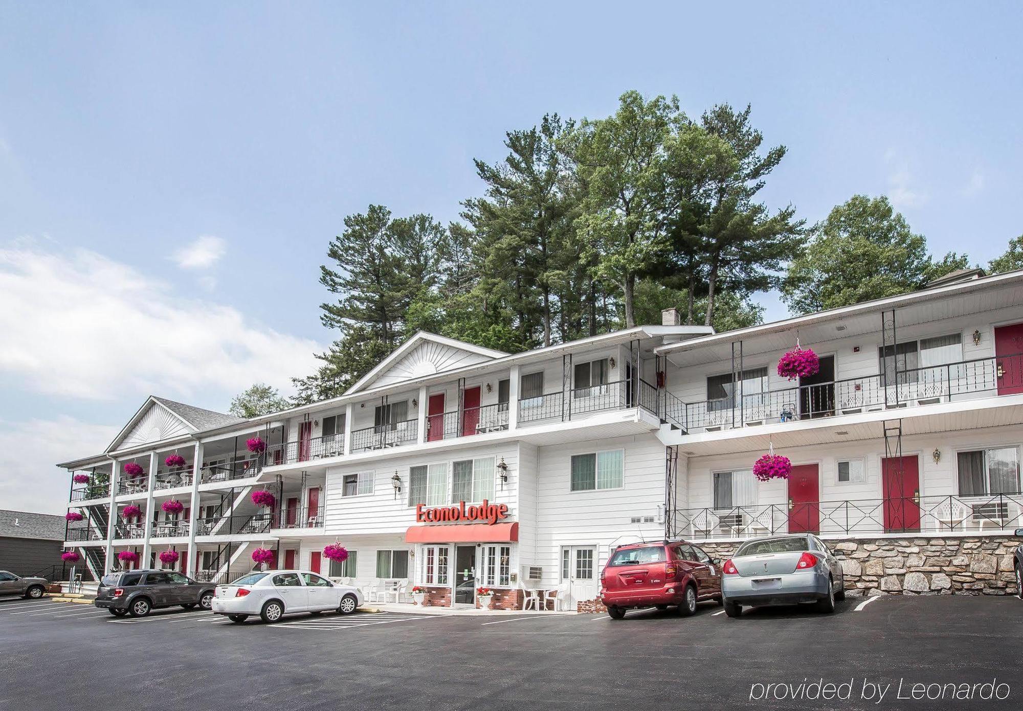 Baymont By Wyndham Lake George Exterior foto