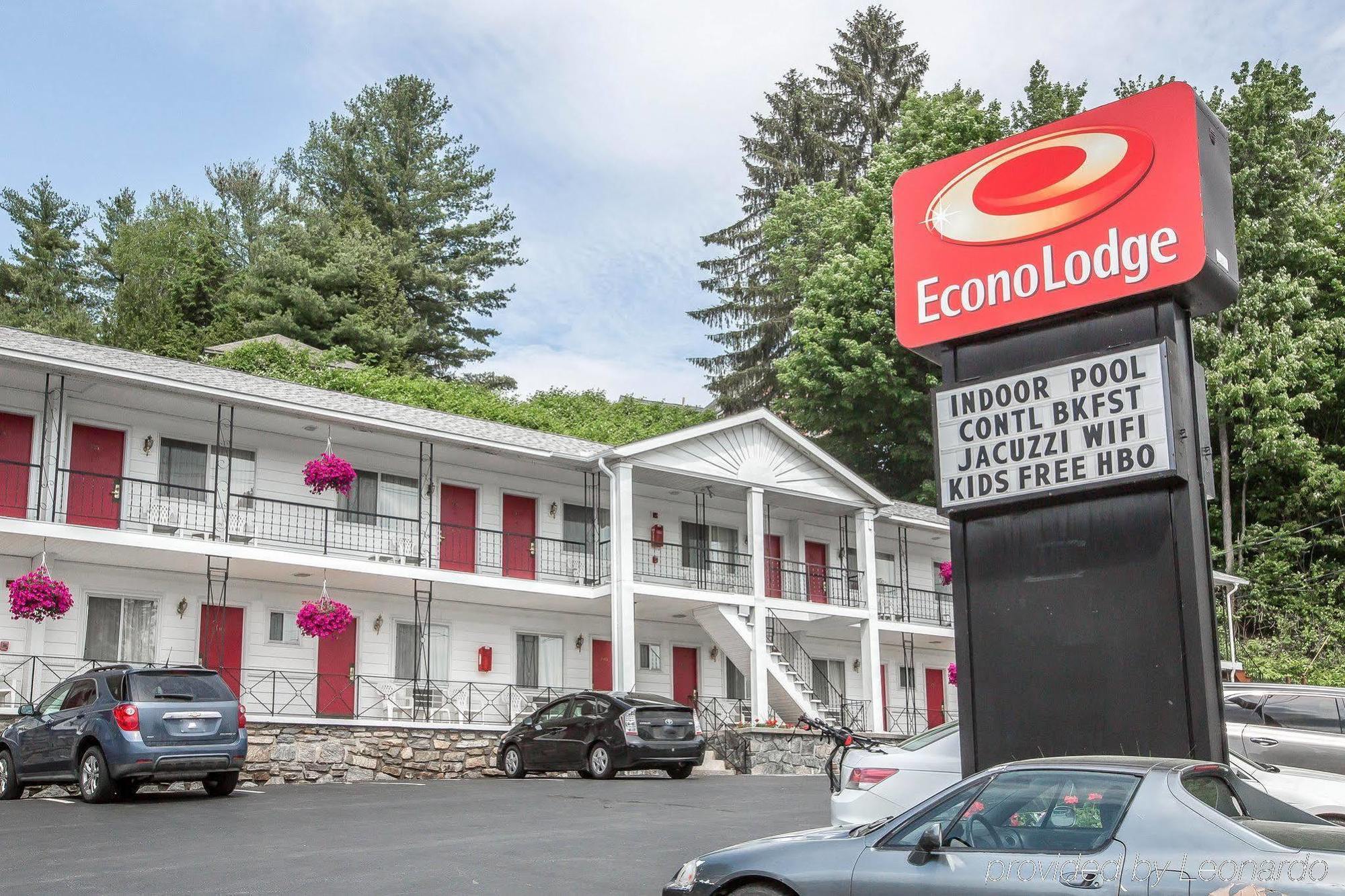 Baymont By Wyndham Lake George Exterior foto